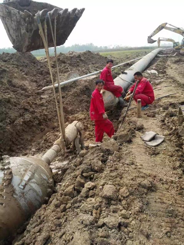 九江長(zhǎng)嶺Ф1000mm 原油鋼管拉管工程